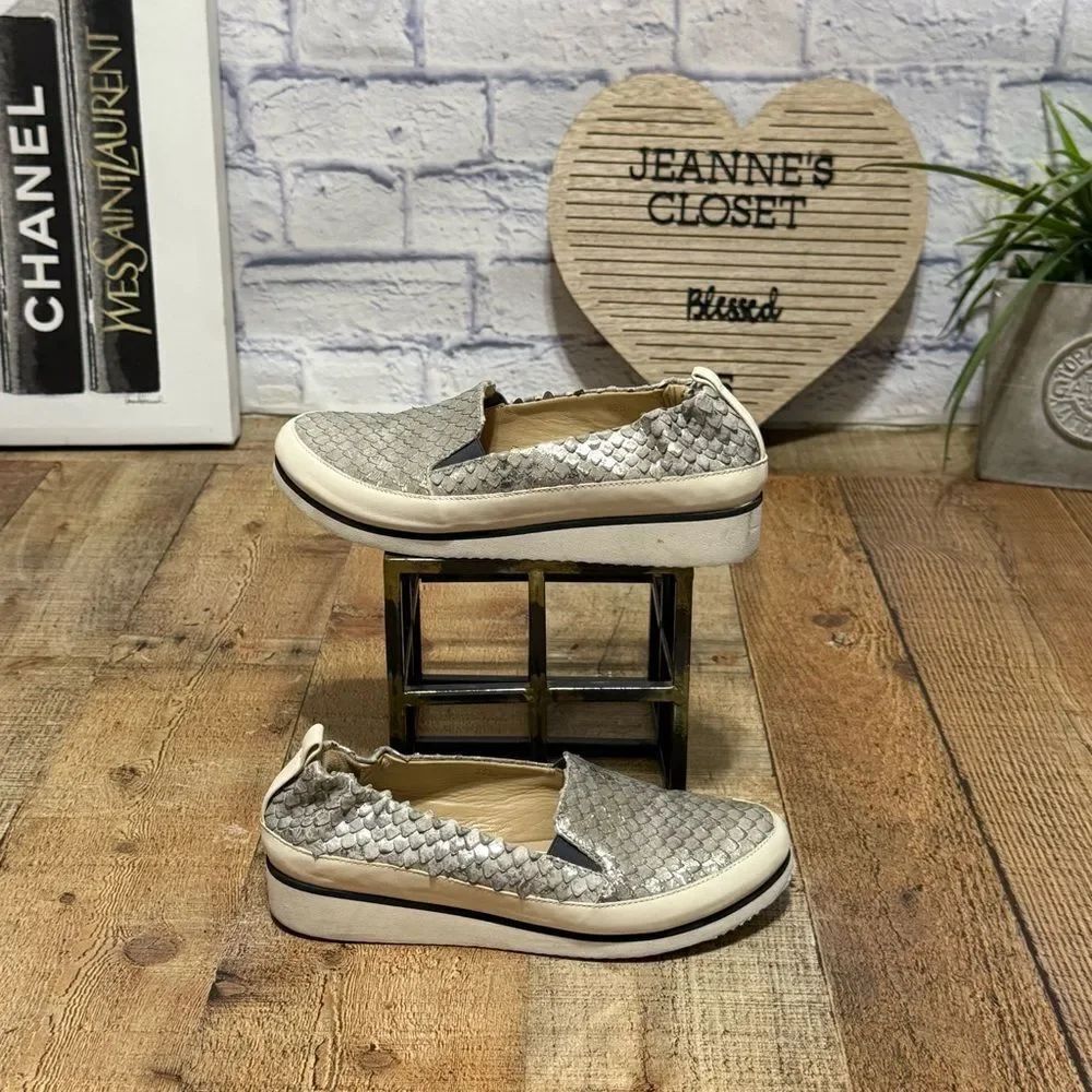 Nell Slip-On Sneaker (Women)
Ron White